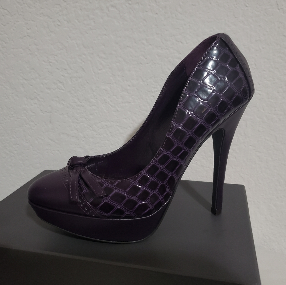 Charles David Women Pump